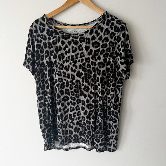 Torrid | Super Soft Knits Cheetah Short Sleeve T Shirt Sz. 1 - Picture 3 of 6